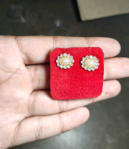 Elegant Gold Tone Earring Set