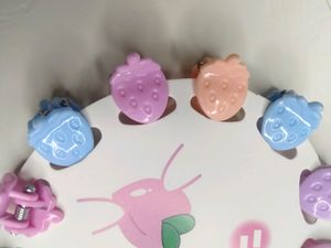 Mini Hair Claw Straberry Design 10 Pcs