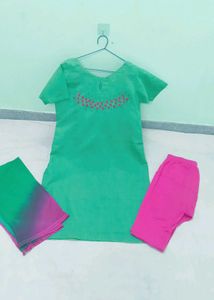 Green Kurta Set with Pink Leggings