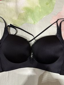 Black Detailing Bra