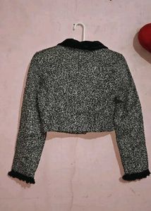 Chic Cropped Tweed Jacket
