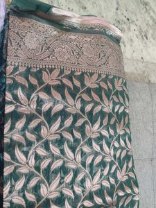 Elegant Teal Saree with Leaf Motif