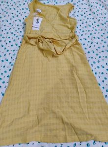 Chic Yellow Button-Up Midi Dress