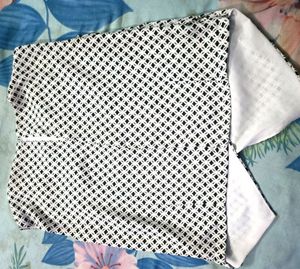 Cute White Top Bust Size Is 32