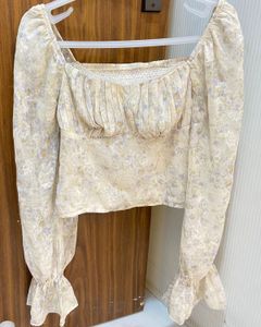 Floral Sleeve Top (PLEASE DON’T NEGOTIATE)