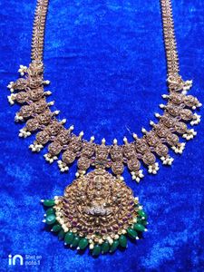 Exquisite Gold Necklace Set