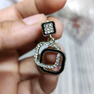 Square drop earrings