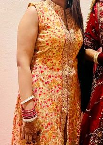 Elegant Kurta thread embroidery