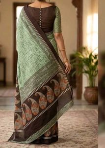 Elegant Green Paisley Print Saree