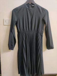 SASSAFRAS Black Accordion Pleats Empire Dress