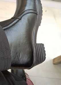 New Black Platform Zipper Boots(never use)