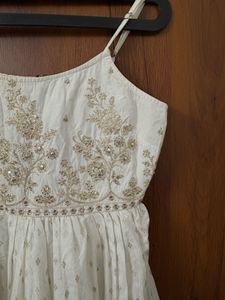 Zudio Elegant White &amp; Gold Embroidered Gown with a