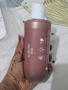 Detoxie Fruit Infused Body Wash Cappuccino Clam