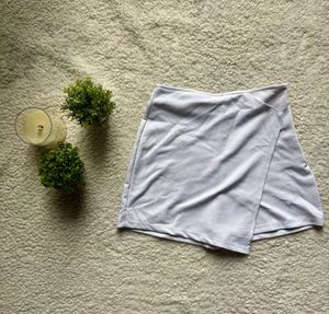 Stylish White Skorts
