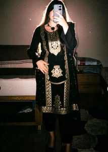 Elegant Black &amp; Gold Embroidered Kurta Set