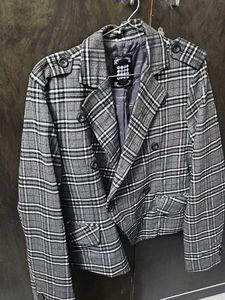 Price Drop ! Trendy Plaid Jacket