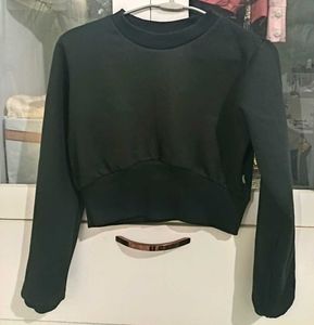 Black Cropped Sweatshirt