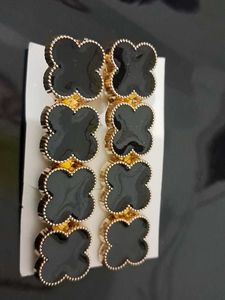 Elegant Black Clover Hair Clip