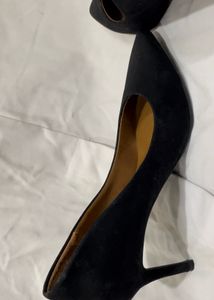 H&amp;M Black Pointed Heels