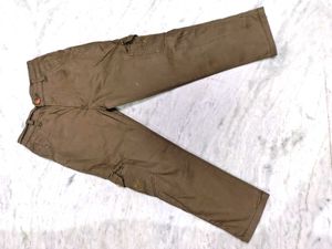 Olive green Cargo jeans for a 6-8 year boy