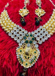 Gold &amp; Green Necklace Set
