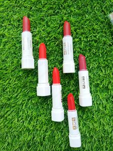 Moisturizing Lipstick