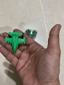 5  Mini Plastic Toy Fighter Jets 25 Cars