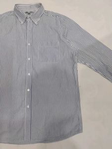 UNIQLO Men's Striped Button-Down Shirt