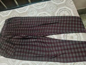 Burgundy Plaid Casual jegging in 34 waist