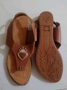 Stylish Brown Heart Crown Sandals