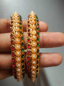Beautiful Gold Tone Bangles Set