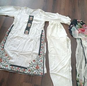 Embroidered White Kurta Set with Dupatta