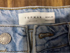Men’s Light Wash Distressed Denim Jeans