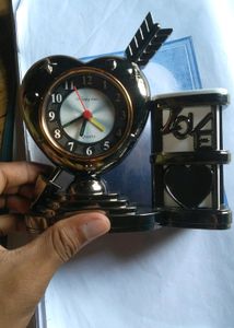 Brand New*** Clock With Decore Design