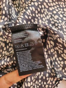 Chic Black &amp; White Print Button-Up Top