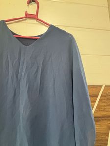 Chic Navy Blue V-Neck Top