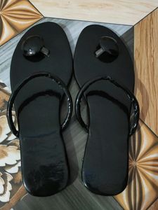Chic Black Flip-Flops
