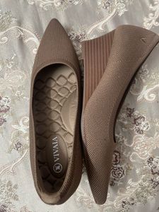 VIVAIA Pointed-Toe Wedge