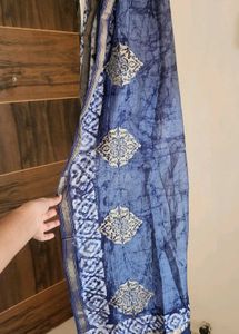 Elegant Blue &amp; Gold Print Dupatta