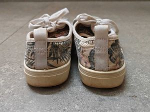 H&amp;M Floral Print Sneakers
