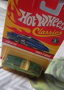 Hot Wheels Classics 1963 T-Bird
