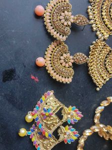 Earings