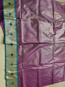 Lotus muniya border paithani Saree