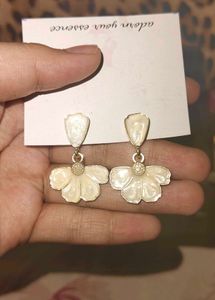 Chic Floral Dangle Earrings
