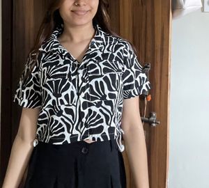 Stylish Black & White Print Cropped Shirt