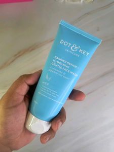 DOT & KEY Barrier Repair Gentle Face Wash