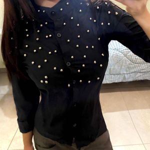 Beaded stone fitted top