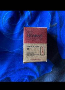 The Woman's Company Bamboo Razor Kit