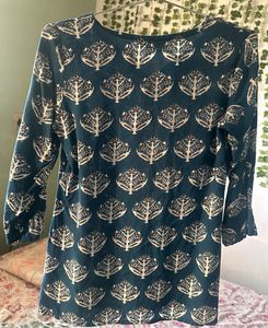 Set of 2 Printed Cotton Kurtas