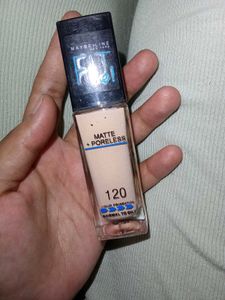 Maybelline Fit Me Matte Poreless Foundation 112